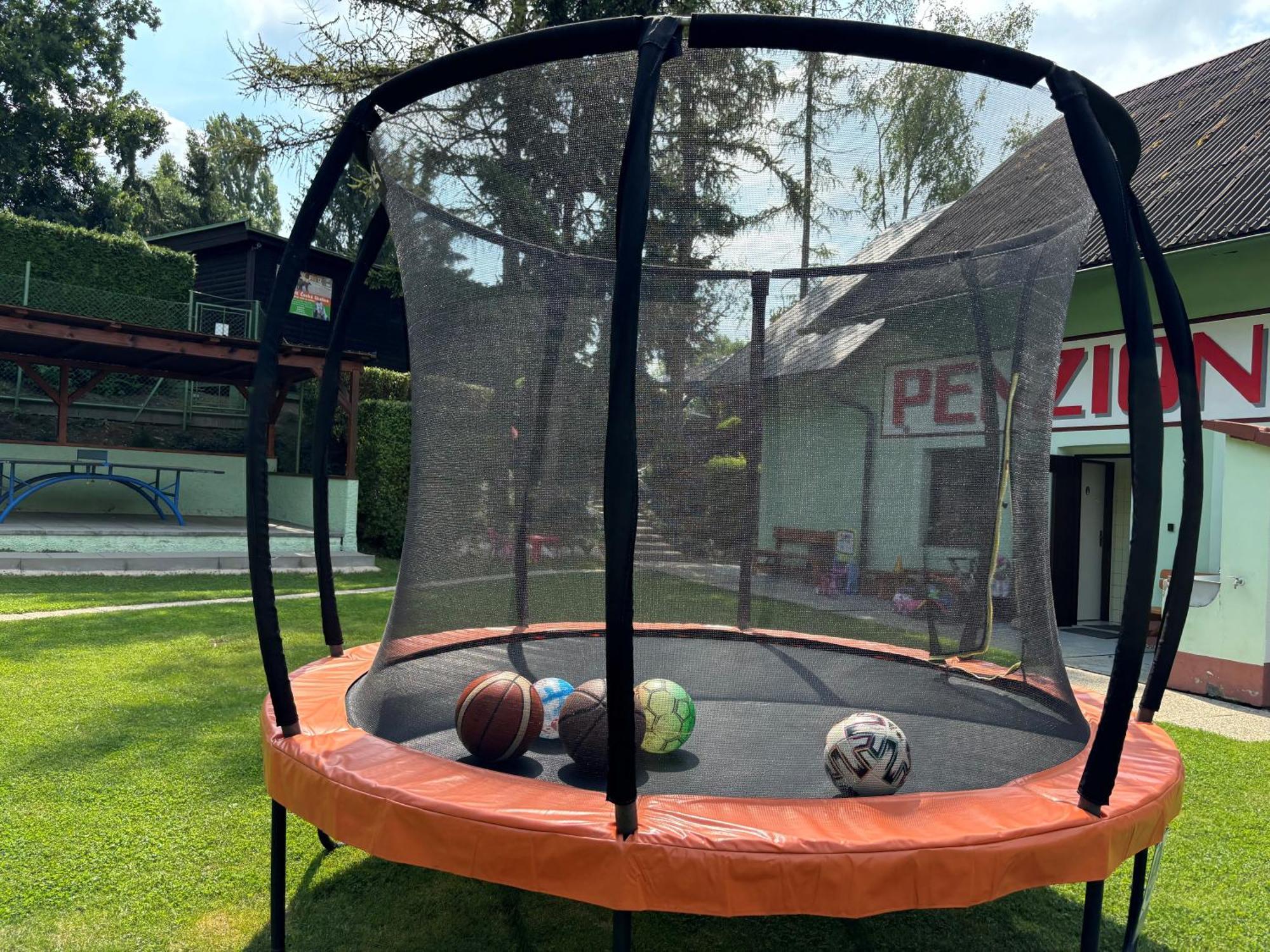 Penzion a autokemp Wolf Česká Skalice Bagian luar foto