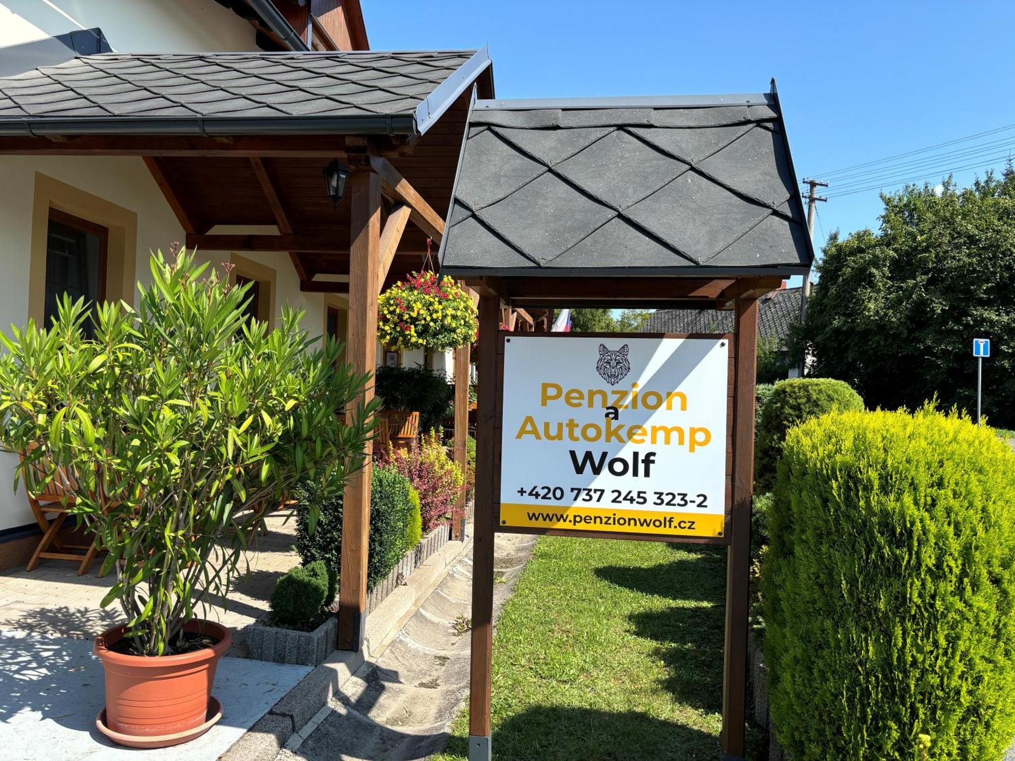Penzion a autokemp Wolf Česká Skalice Bagian luar foto